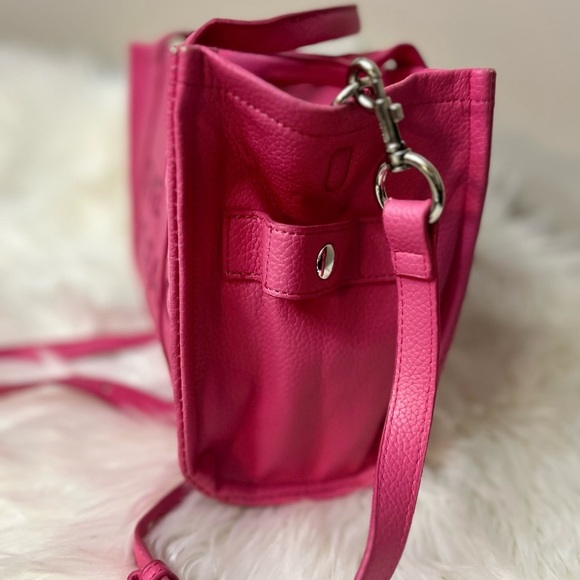 Marc Jacobs Vibrant Pink Tote Bag - Picture 5 of 12